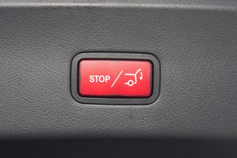 Mercedes-Benz GLC 200 (Clasa GLC) din 2025 cu 29.086 km - oferta MER185606 - foto 12