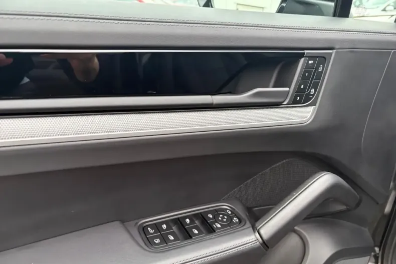 Porsche Cayenne din 2023 cu 15.500 km - oferta POR185609 - foto 11