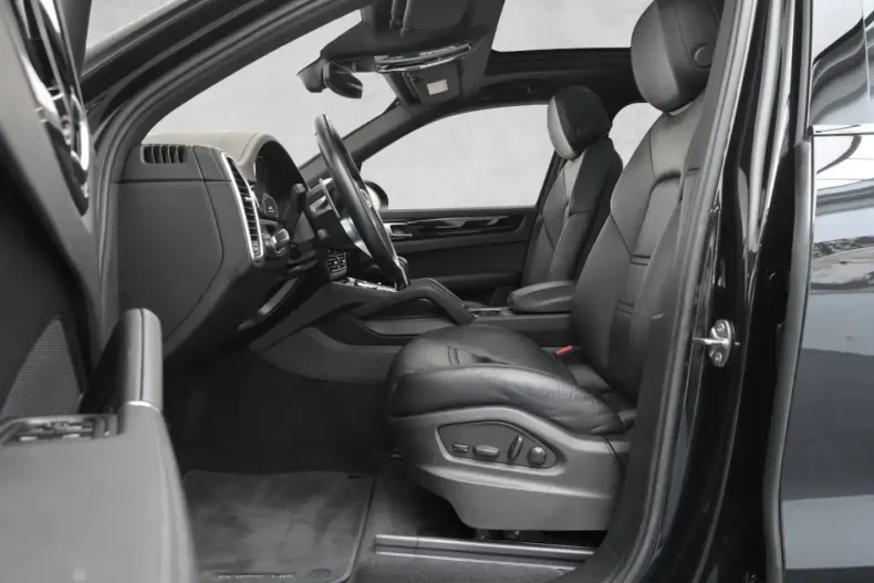 Porsche Cayenne din 2022 cu 28.743 km - oferta POR185613 - foto 6