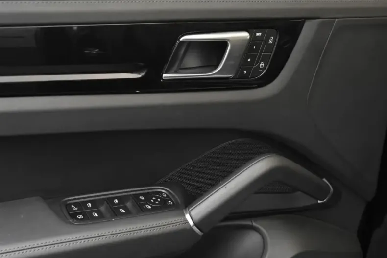 Porsche Cayenne din 2022 cu 28.743 km - oferta POR185613 - foto 11