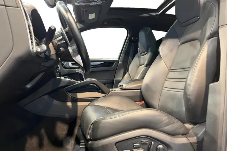 Porsche Cayenne din 2022 cu 63.843 km - oferta POR185614 - foto 6