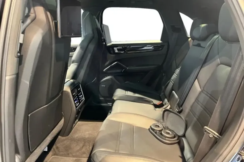 Porsche Cayenne din 2022 cu 63.843 km - oferta POR185614 - foto 8