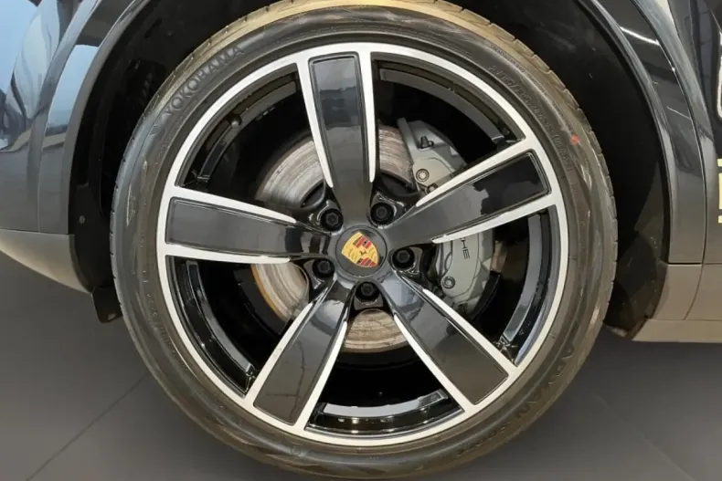 Porsche Cayenne din 2022 cu 63.843 km - oferta POR185614 - foto 9