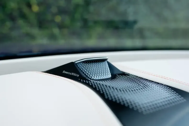 Aston Martin DBX din 2025 cu 9.800 km - oferta AST185615 - foto 12