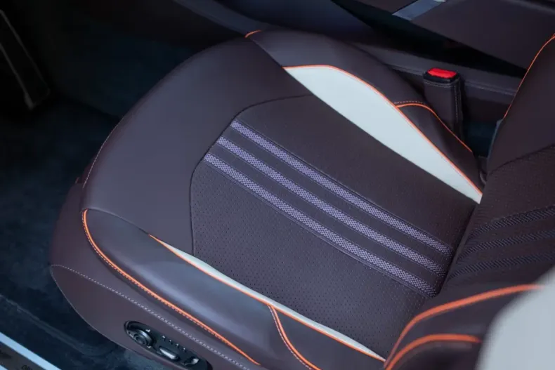 Aston Martin DBX din 2025 cu 9.800 km - oferta AST185615 - foto 14