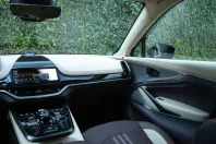 Aston Martin DBX din 2025 cu 9.800 km - oferta AST185615 - foto 16