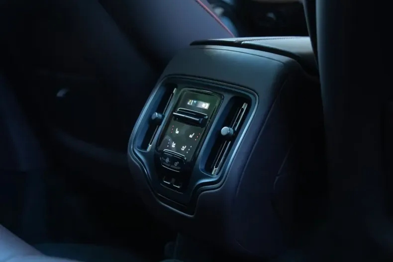 Aston Martin DBX din 2025 cu 9.800 km - oferta AST185615 - foto 30