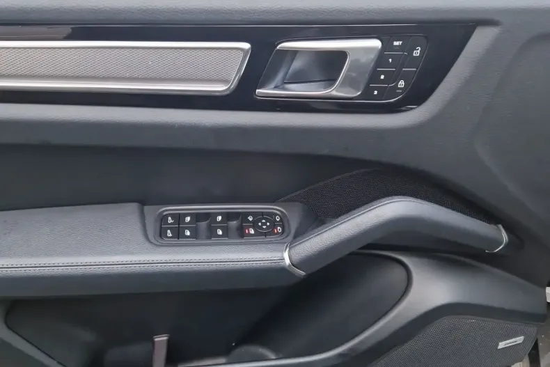 Porsche Cayenne din 2022 cu 96.952 km - oferta POR185617 - foto 13