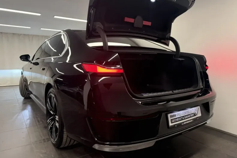 BMW 750 (Seria 7) din 2025 cu 4.965 km - oferta BMW185619 - foto 14