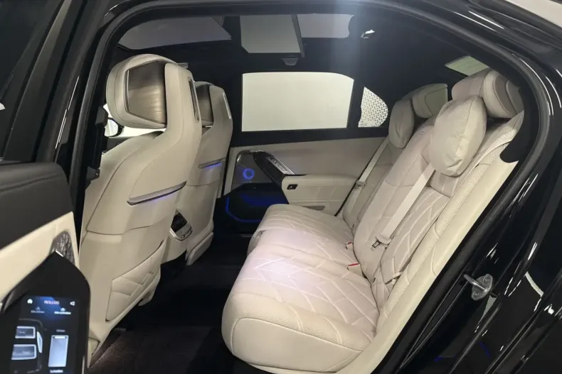 BMW 750 (Seria 7) din 2025 cu 4.965 km - oferta BMW185619 - foto 22