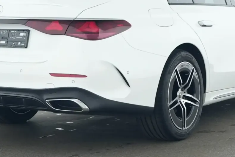 Mercedes-Benz E 200 (Clasa E) din 2024 cu 28.600 km - oferta MER185624 - foto 4