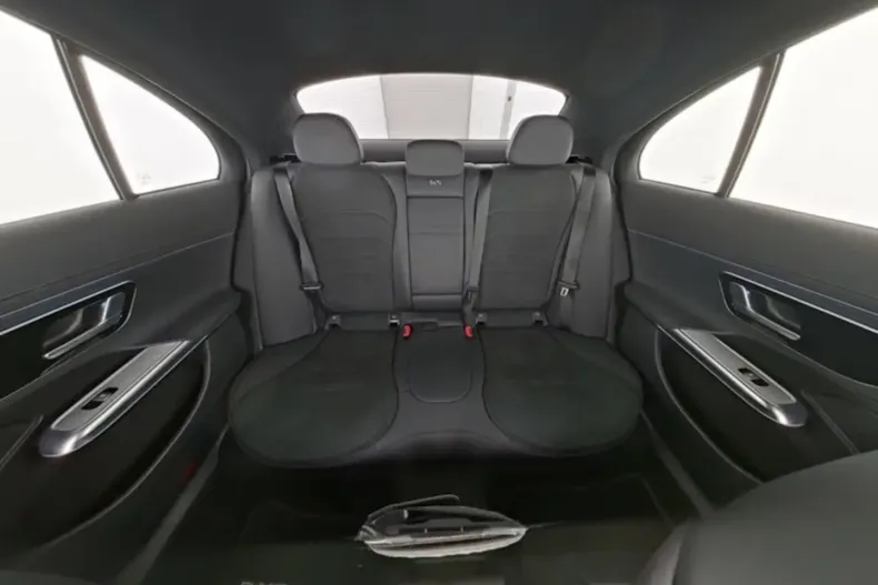 Mercedes-Benz E 200 (Clasa E) din 2024 cu 28.600 km - oferta MER185624 - foto 9