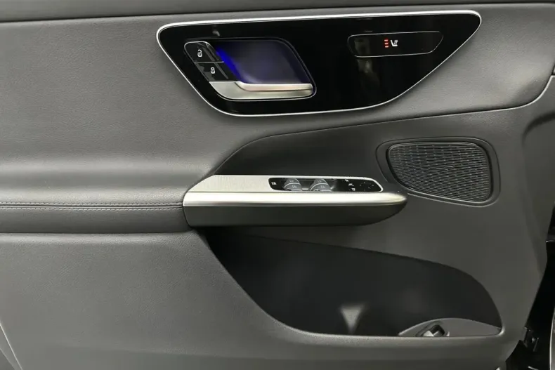 Mercedes-Benz GLC 300 (Clasa GLC) din 2024 cu 38.452 km - oferta MER185644 - foto 9