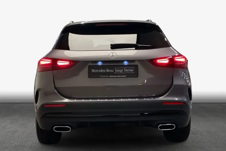 Mercedes-Benz GLA 180 (Clasa GLA) din 2024 cu 12.094 km - oferta MER185648 - foto 5