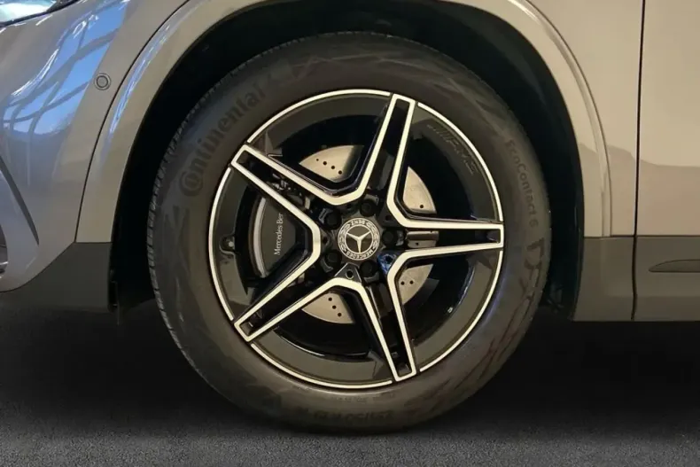 Mercedes-Benz GLA 180 (Clasa GLA) din 2024 cu 12.094 km - oferta MER185648 - foto 7