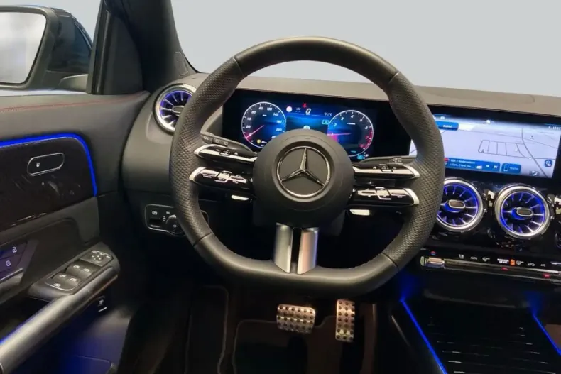 Mercedes-Benz GLA 180 (Clasa GLA) din 2024 cu 12.094 km - oferta MER185648 - foto 17