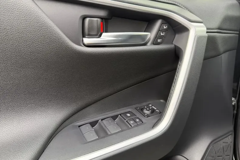 Toyota RAV4 din 2026 cu 10 km - oferta TOY185649 - foto 5