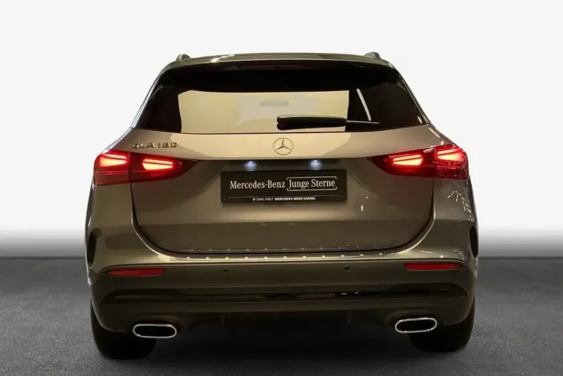 Mercedes-Benz GLA 180 (Clasa GLA) din 2024 cu 8.276 km - oferta MER185655 - foto 4