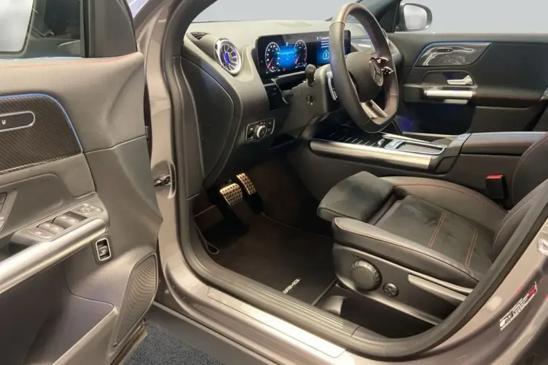 Mercedes-Benz GLA 180 (Clasa GLA) din 2024 cu 8.276 km - oferta MER185655 - foto 8