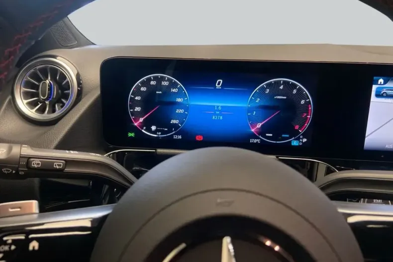 Mercedes-Benz GLA 180 (Clasa GLA) din 2024 cu 8.276 km - oferta MER185655 - foto 12