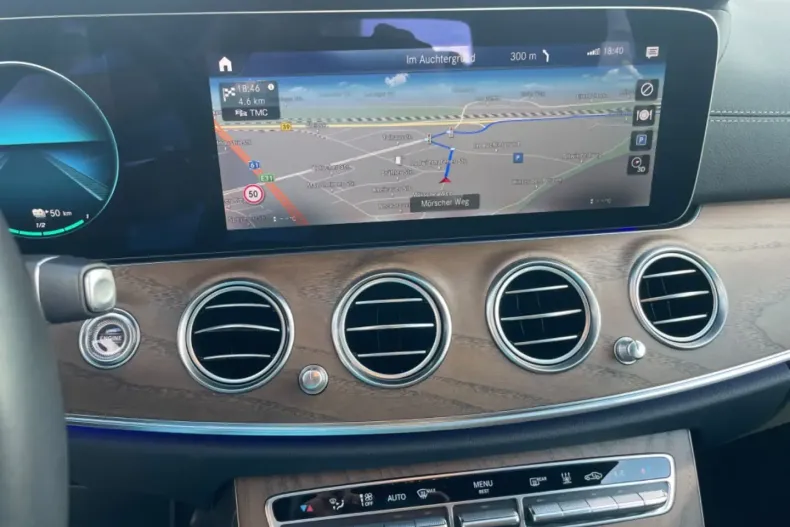 Mercedes-Benz E 300 (Clasa E) din 2022 cu 99.890 km - oferta MER185657 - foto 12