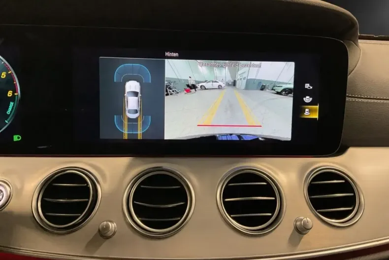 Mercedes-Benz E 300 (Clasa E) din 2021 cu 31.395 km - oferta MER185658 - foto 10