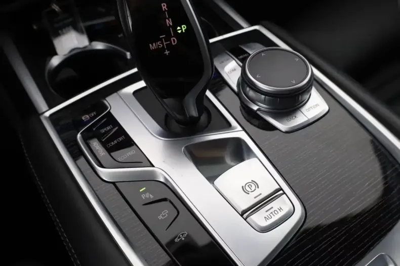 BMW 750 (Seria 7) din 2021 cu 41.383 km - oferta BMW185660 - foto 10