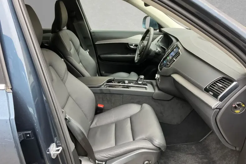 Volvo XC90 din 2024 cu 31.000 km - oferta VOL185663 - foto 4