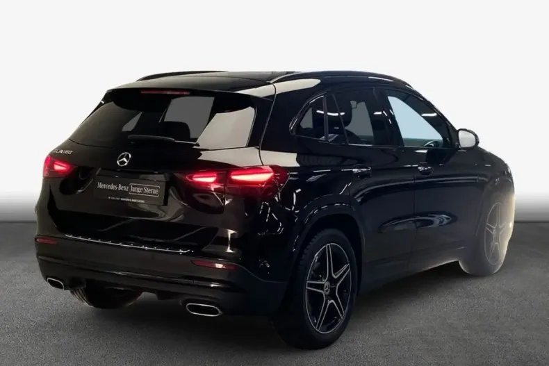 Mercedes-Benz GLA 180 (Clasa GLA) din 2024 cu 15.735 km - oferta MER185665 - foto 2