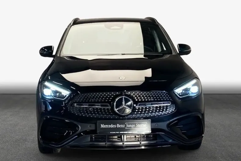 Mercedes-Benz GLA 180 (Clasa GLA) din 2024 cu 15.735 km - oferta MER185665 - foto 3