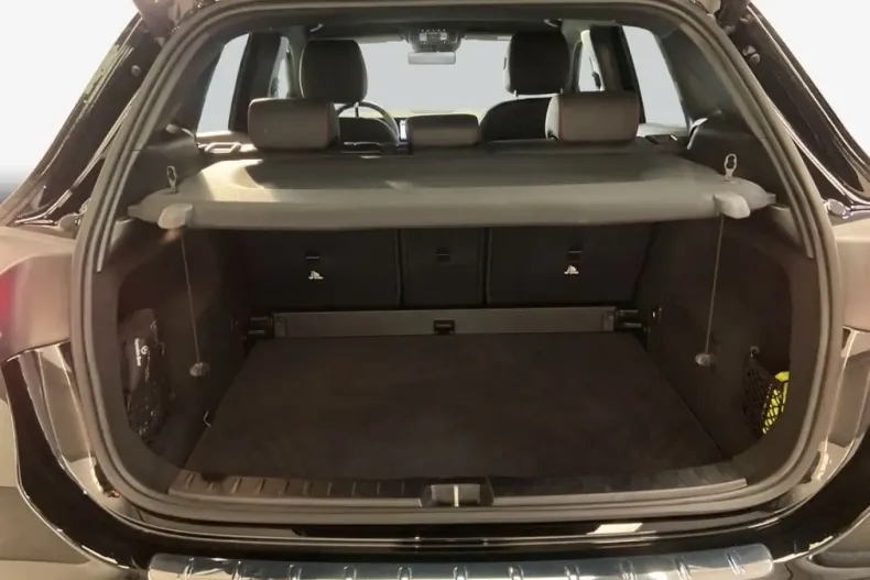 Mercedes-Benz GLA 180 (Clasa GLA) din 2024 cu 15.735 km - oferta MER185665 - foto 9