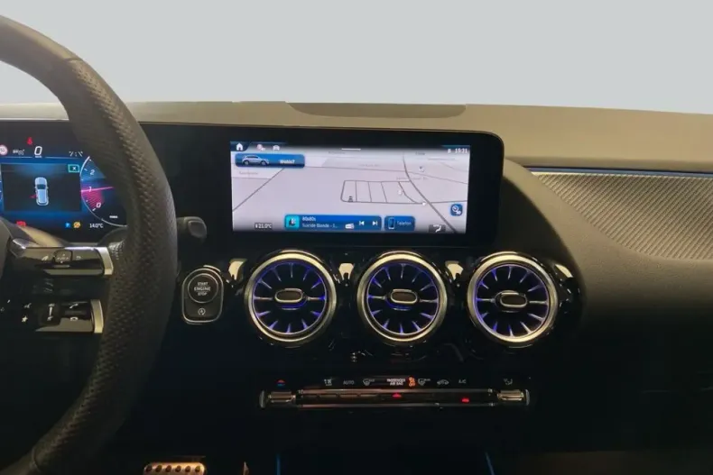 Mercedes-Benz GLA 180 (Clasa GLA) din 2024 cu 15.735 km - oferta MER185665 - foto 15