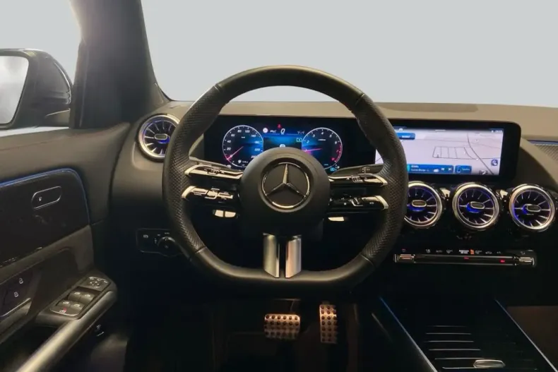 Mercedes-Benz GLA 180 (Clasa GLA) din 2024 cu 15.735 km - oferta MER185665 - foto 17