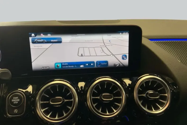 Mercedes-Benz GLA 180 (Clasa GLA) din 2024 cu 15.735 km - oferta MER185665 - foto 19