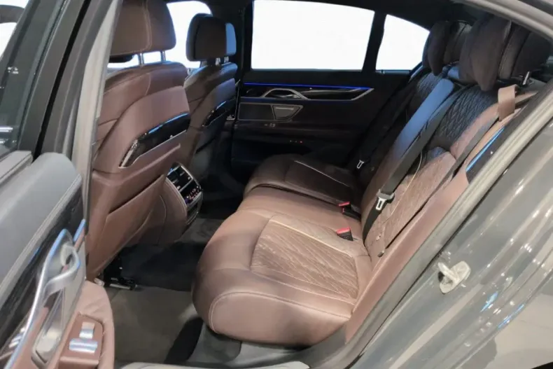 BMW 745 (Seria 7) din 2022 cu 28.369 km - oferta BMW185668 - foto 9