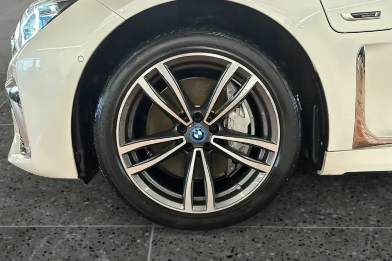 BMW 745 (Seria 7) din 2022 cu 50.500 km - oferta BMW185669 - foto 3