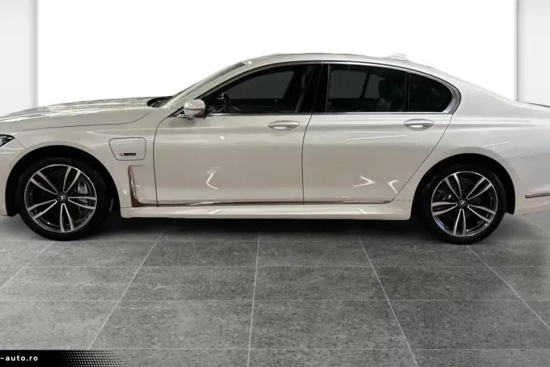 BMW 745 (Seria 7) din 2022 cu 50.500 km - oferta BMW185669 - foto 4