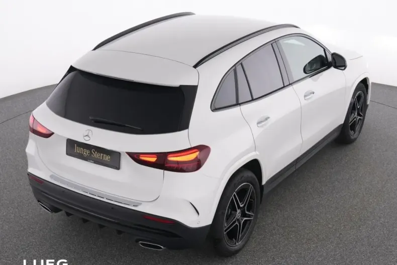 Mercedes-Benz GLA 180 (Clasa GLA) din 2024 cu 5.212 km - oferta MER185685 - foto 18