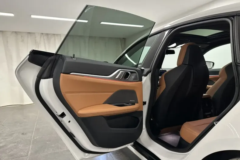 BMW M440 (Modele M) din 2023 cu 22.608 km - oferta BMW185692 - foto 13