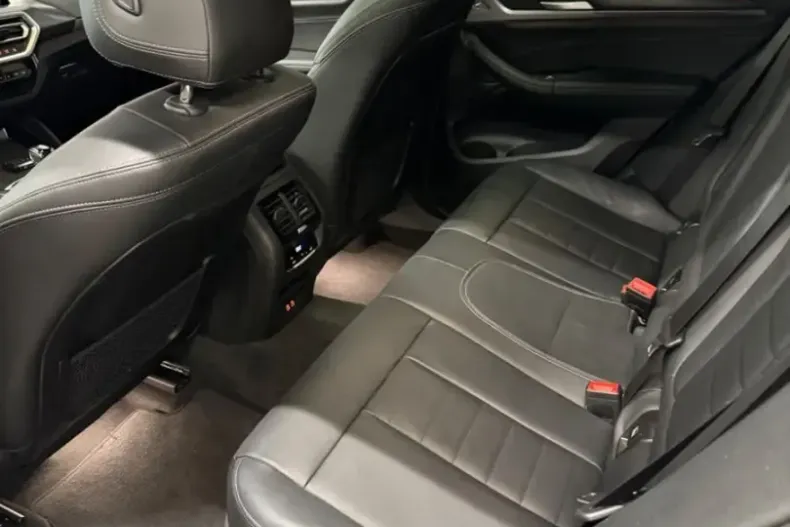 BMW X4 (Seria X) din 2024 cu 18.900 km - oferta BMW185705 - foto 16