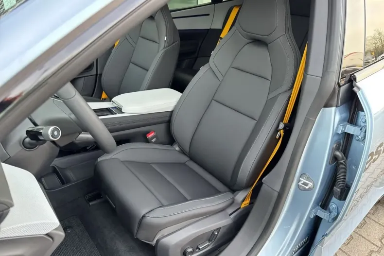 Polestar 4 din 2025 cu 5.000 km - oferta POL185725 - foto 9