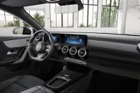 Mercedes-Benz CLA 180 (Clasa CLA) din 2025 cu 3.800 km - oferta MER185730 - foto 6