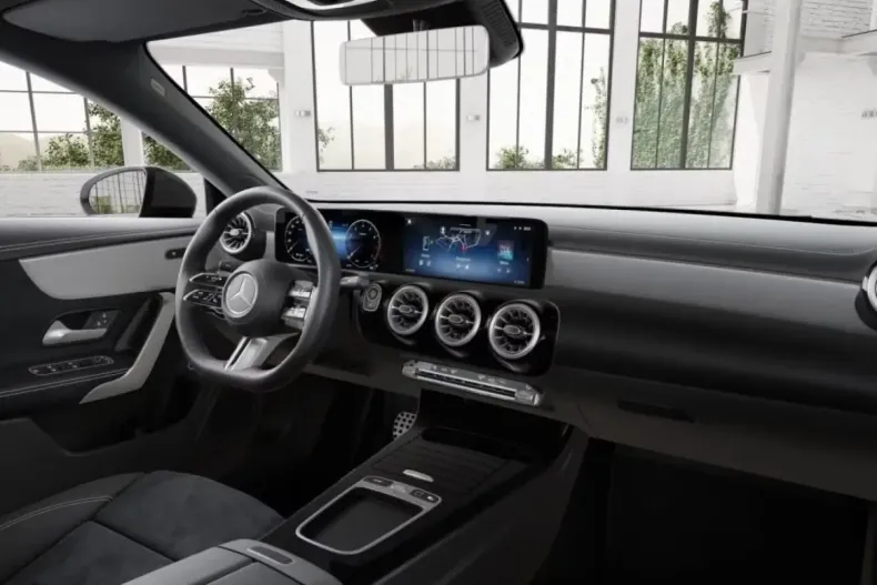 Mercedes-Benz CLA 180 (Clasa CLA) din 2025 cu 3.800 km - oferta MER185730 - foto 6