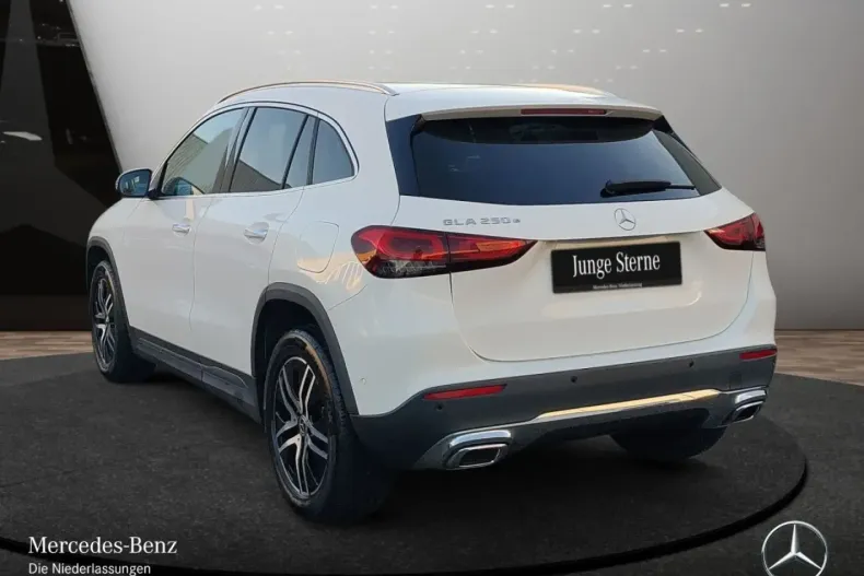 Mercedes-Benz GLA 250 (Clasa GLA) din 2021 cu 63.102 km - oferta MER185732 - foto 7