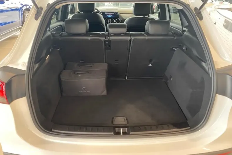 Mercedes-Benz GLA 250 (Clasa GLA) din 2021 cu 68.460 km - oferta MER185734 - foto 12