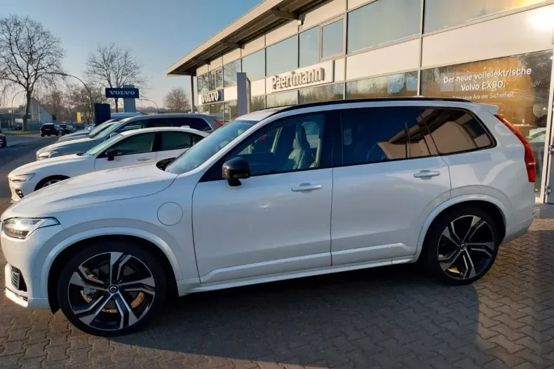 Volvo XC90 din 2025 cu 18.000 km - oferta VOL185736 - foto 4