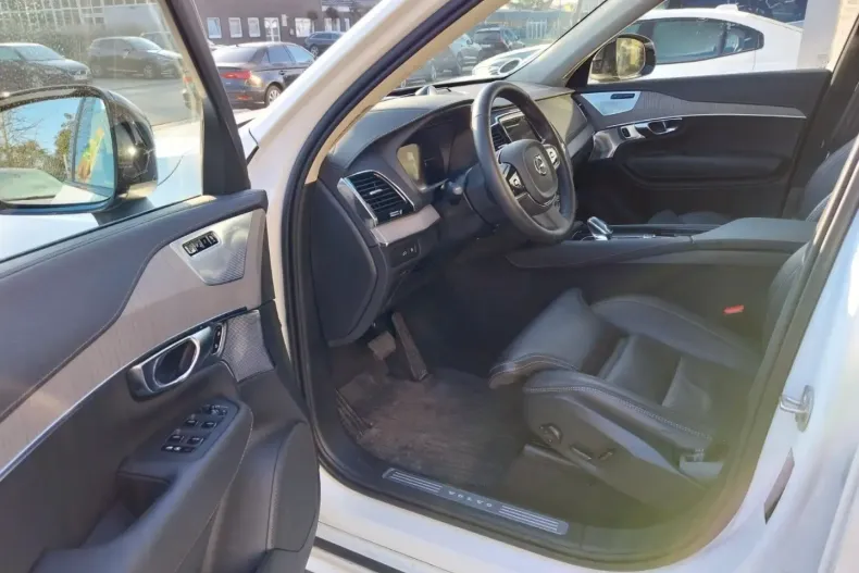 Volvo XC90 din 2025 cu 18.000 km - oferta VOL185736 - foto 9