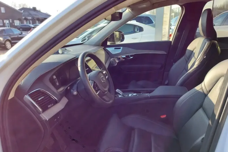 Volvo XC90 din 2025 cu 18.000 km - oferta VOL185736 - foto 10
