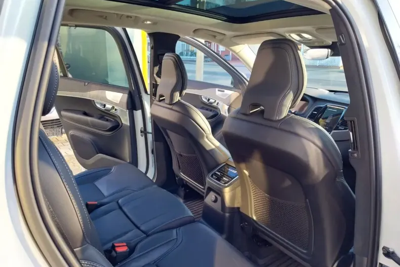 Volvo XC90 din 2025 cu 18.000 km - oferta VOL185736 - foto 15