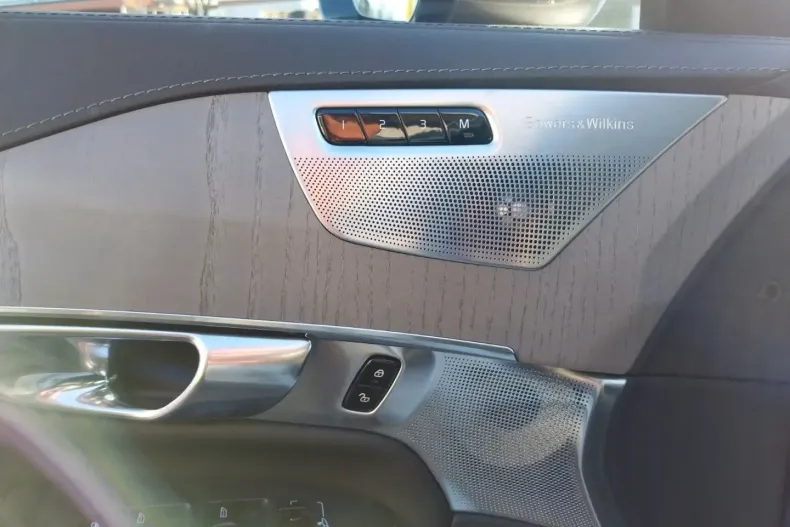 Volvo XC90 din 2025 cu 18.000 km - oferta VOL185736 - foto 17